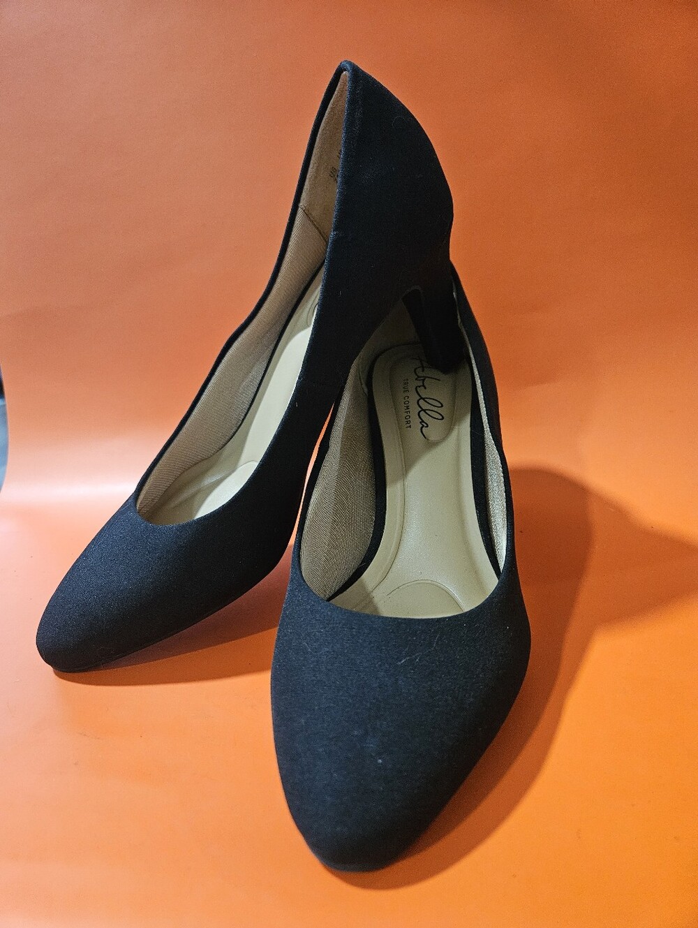 Abella True Comfort Size 7 Bin 2. Like New
